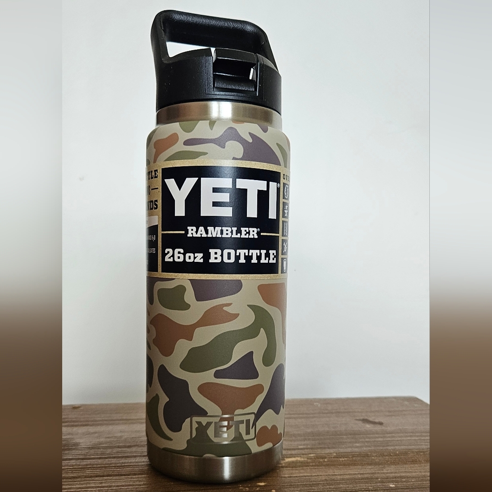 YETI Rambler 26oz Tan Camo Bottle With Straw Cover